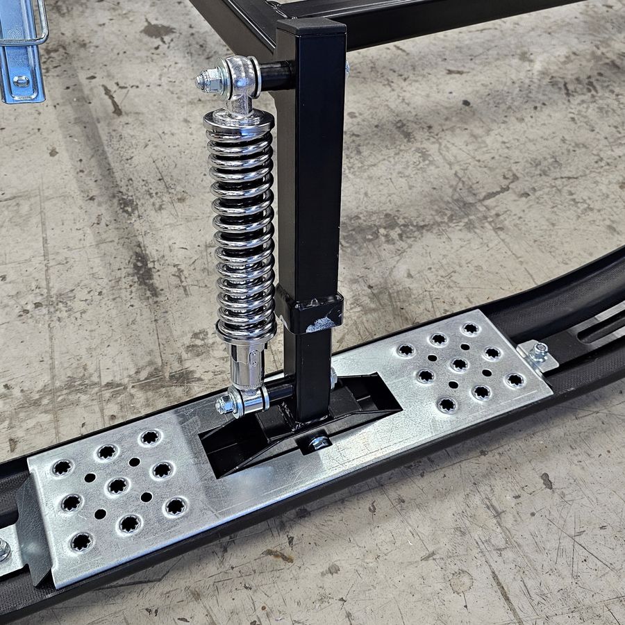 Reinforced runner with suspension